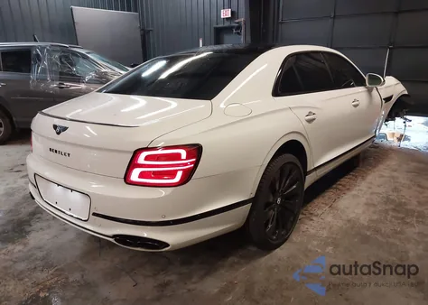 2022 Bentley Flying Spur V8 z USA, uszkodzony, nr VIN SCBBG6ZG6NC091386